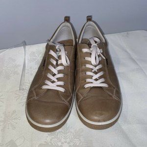 Ecco vegetable tanned leather lace up shoes excellent shape light use